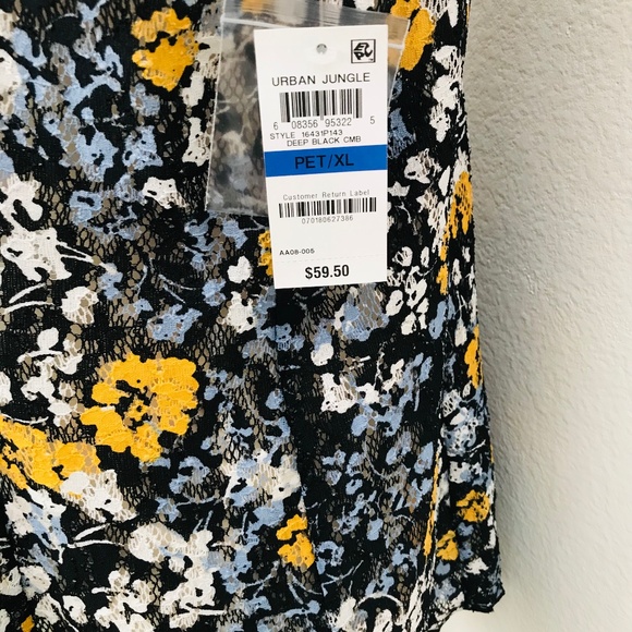 Charter Club Urban Jungle top - Picture 2 of 2